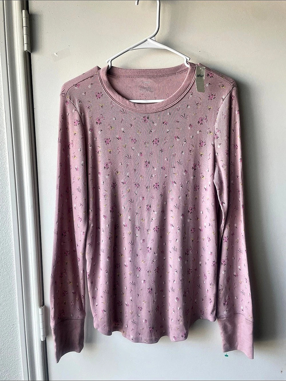 Aeropostale Floral Long Sleeve Top in Pink Large Like New